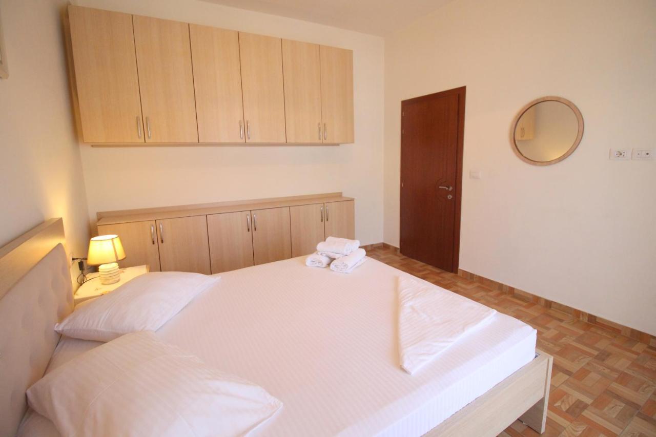Doka Center Apartments Sarande Luaran gambar