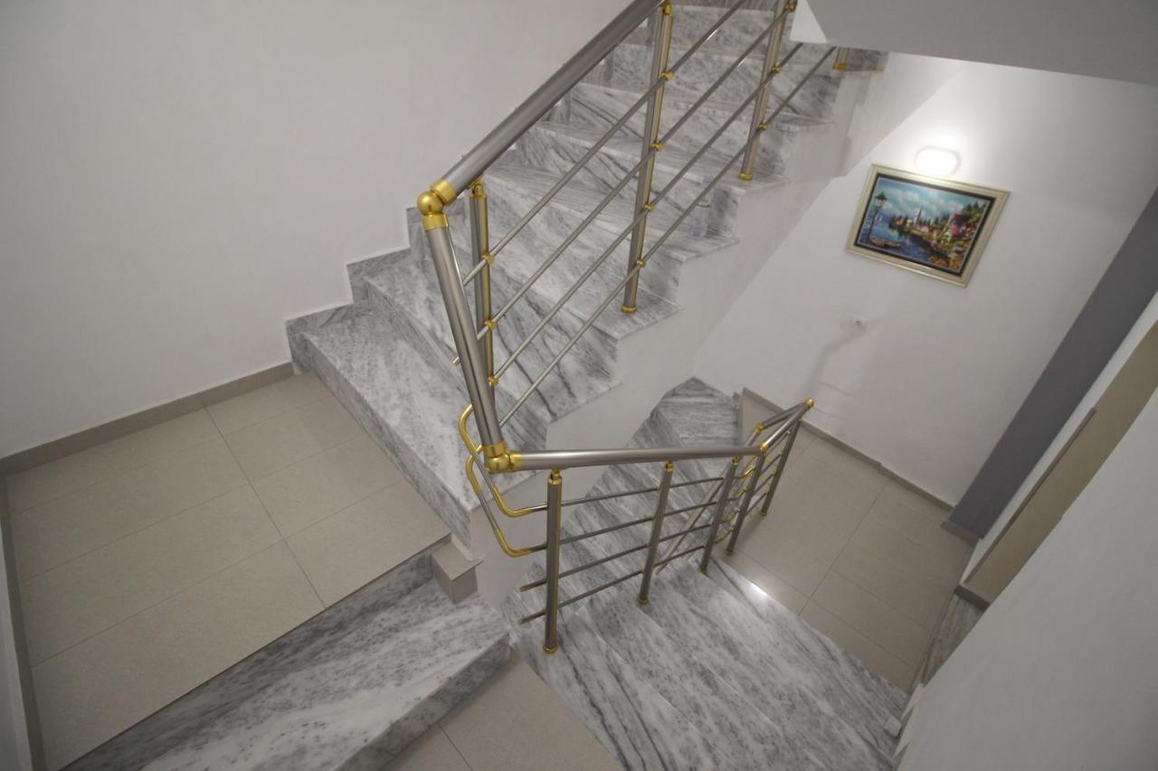 Doka Center Apartments Sarande Luaran gambar