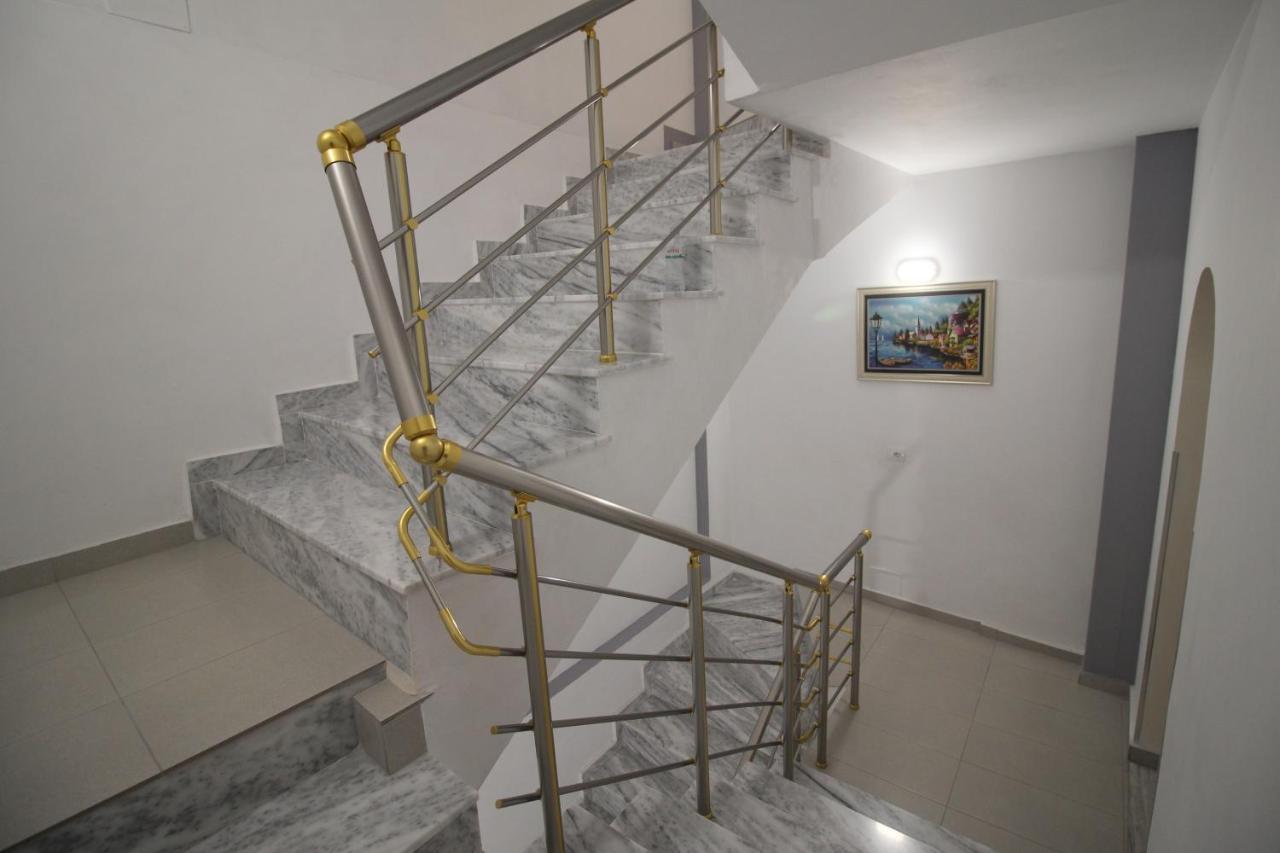 Doka Center Apartments Sarande Luaran gambar
